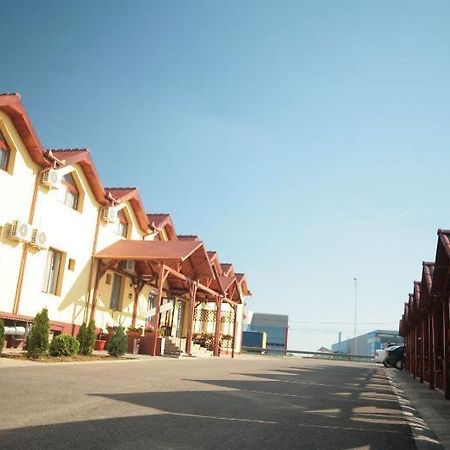 Pension Varadia Oradea Ngoại thất bức ảnh